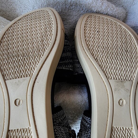 NWOT EILEEN FISHER STRETCHY FABRIC BLACK/WHITE KNIT SANDALS SIZE 7M - Picture 6 of 11